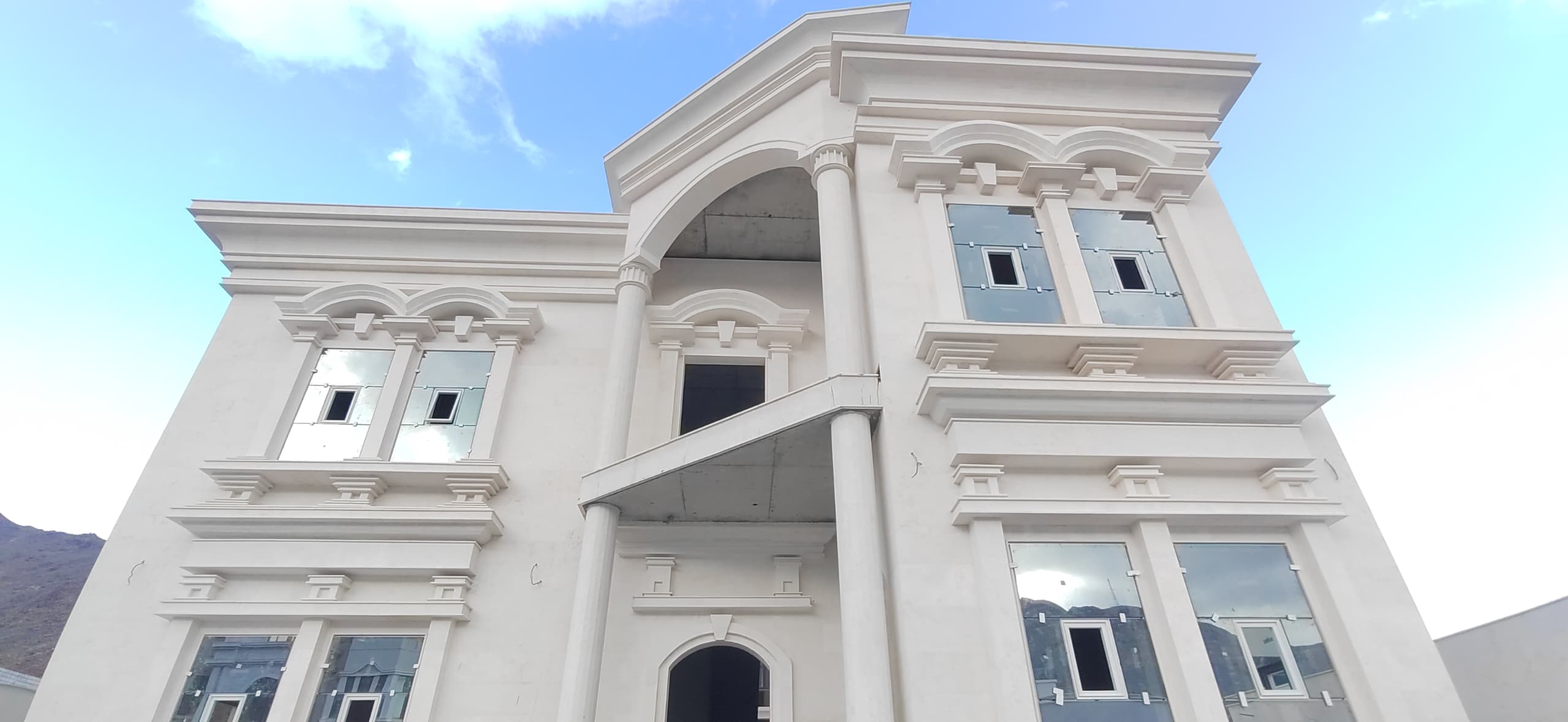 A spacious fully detached mansion — view 1